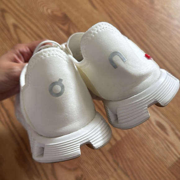 On Running Cream Cloud Sneakers - Picture 8 of 8